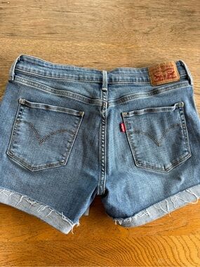 Levi’s Denim Cutoff Shorts Size 29 Mid Rise Rolled Hem Classic Blue Wash